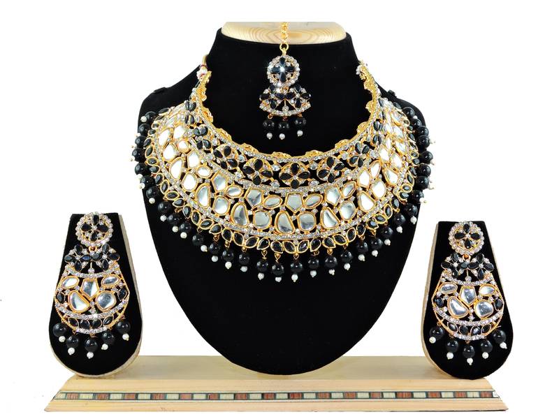Black designer function wear ad necklace set