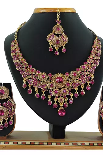 Multicolor designer function wear ad necklace set