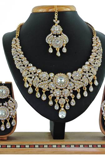 Multicolor designer function wear ad necklace set