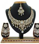 Multicolor designer function wear ad necklace set
