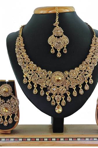Gold designer function wear ad necklace set