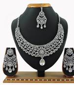 Multicolor designer function wear ad necklace set
