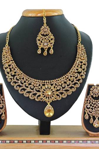 Gold designer function wear ad necklace set
