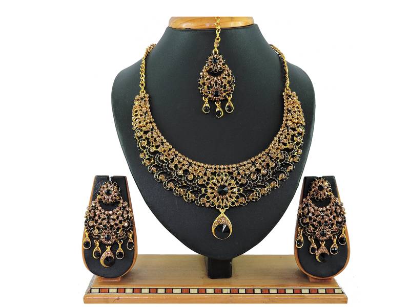 Black designer function wear ad necklace set