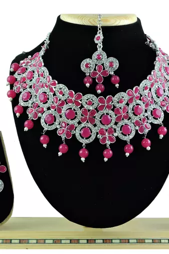 Red designer function wear ad necklace set