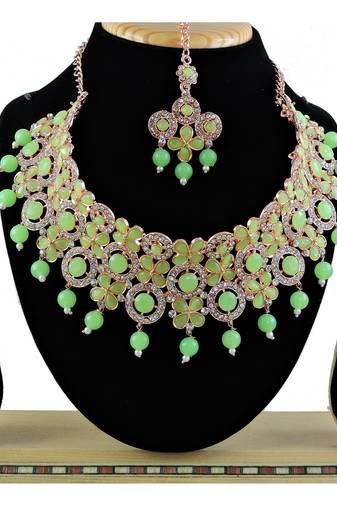 Multicolor designer function wear ad necklace set