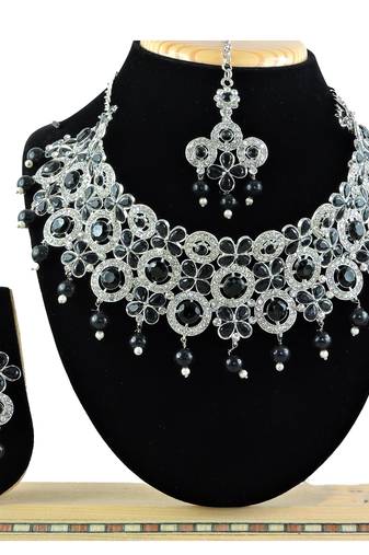 Black designer function wear ad necklace set