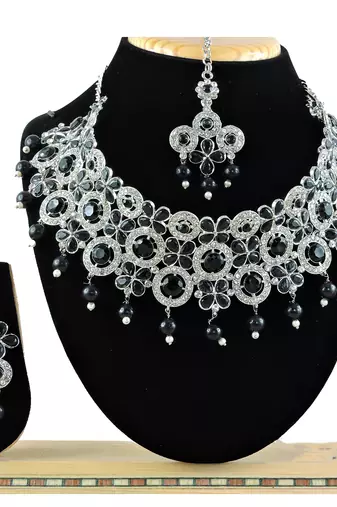 Black designer function wear ad necklace set