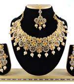 Multicolor designer function wear ad necklace set