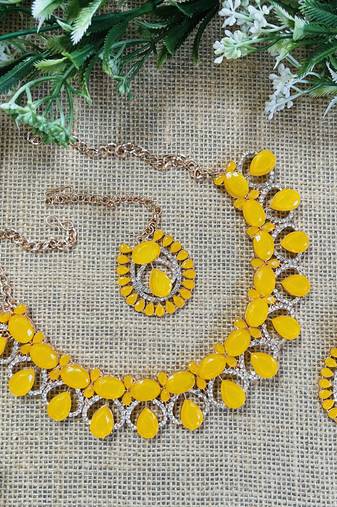 Yellow designer function wear ad necklace set