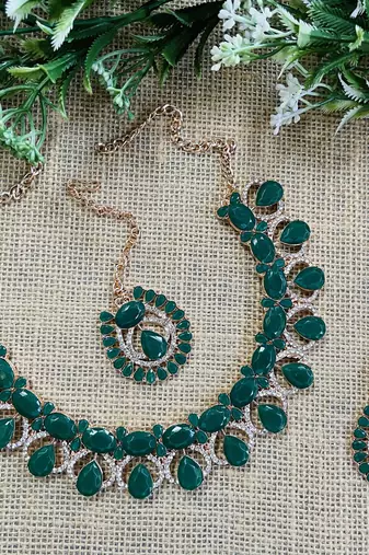 Green designer function wear ad necklace set