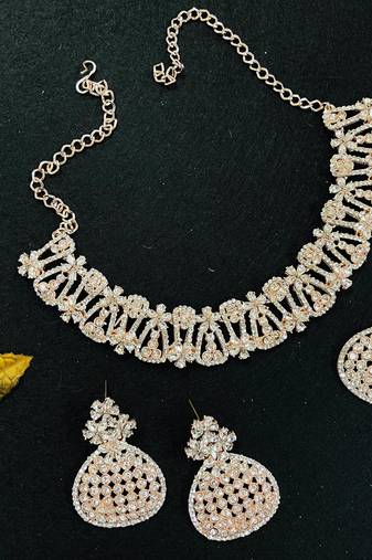 Multicolor designer function wear ad necklace set
