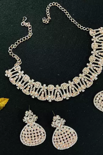Multicolor designer function wear ad necklace set
