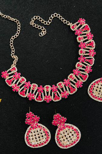 Red designer function wear ad necklace set