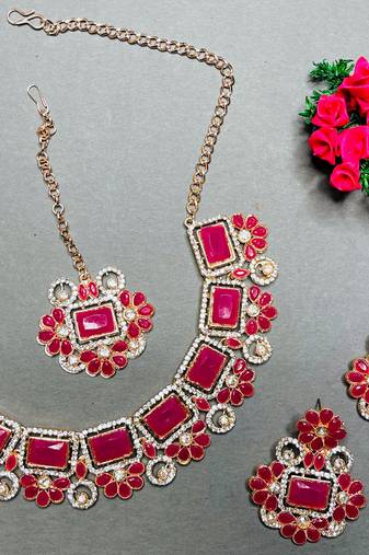 Red designer function wear ad necklace set