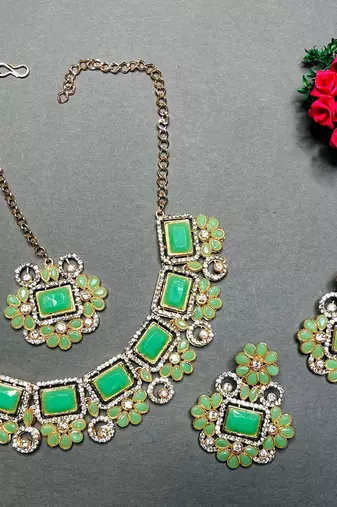 Green designer function wear ad necklace set