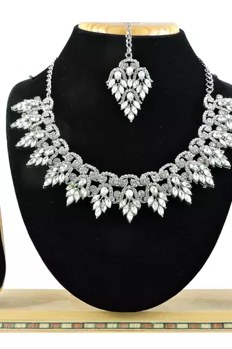 Multicolor designer function wear ad necklace set