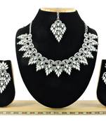 Multicolor designer function wear ad necklace set