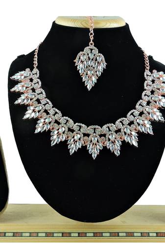 Multicolor designer function wear ad necklace set