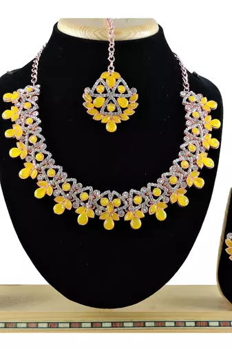 Yellow designer function wear ad necklace set