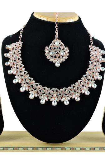 Multicolor designer function wear ad necklace set