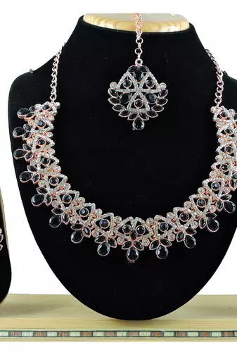 Black designer function wear ad necklace set