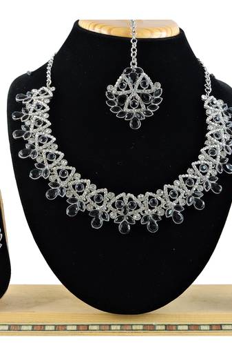 Black designer function wear ad necklace set