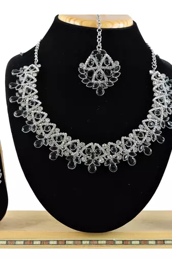 Black designer function wear ad necklace set