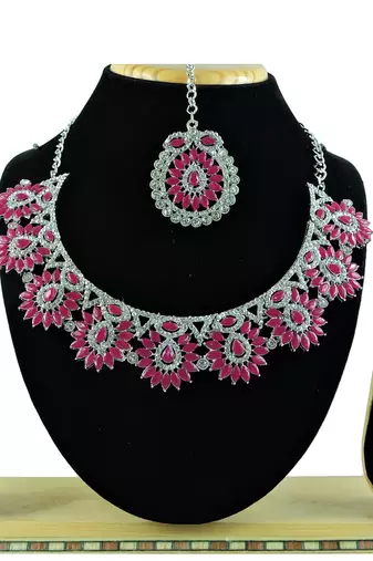 Red designer function wear ad necklace set