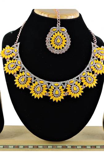 Yellow designer function wear ad necklace set