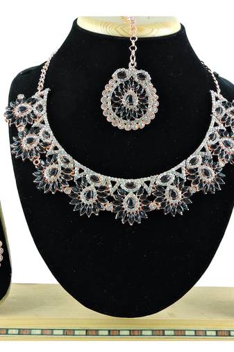 Black designer function wear ad necklace set