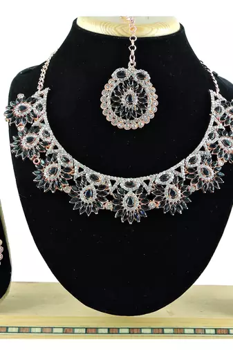 Black designer function wear ad necklace set