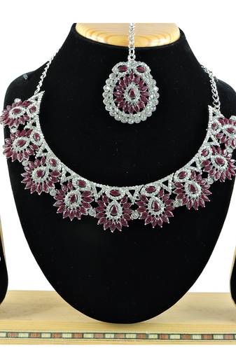 Multicolor designer function wear ad necklace set