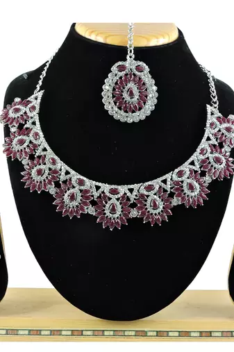 Multicolor designer function wear ad necklace set