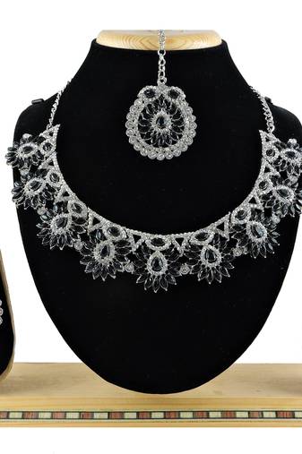 Black designer function wear ad necklace set