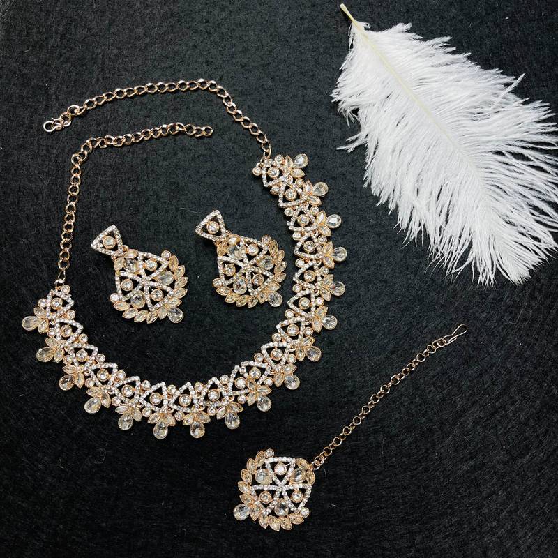 Multicolor designer function wear ad necklace set