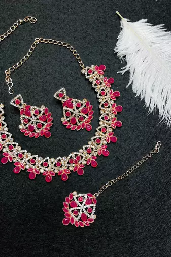 Red designer function wear ad necklace set