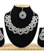 Multicolor designer function wear ad necklace set