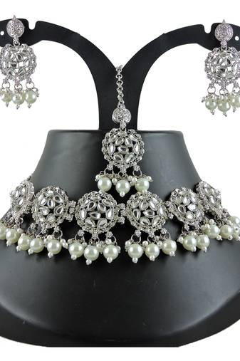 Multicolor designer function wear ad necklace set