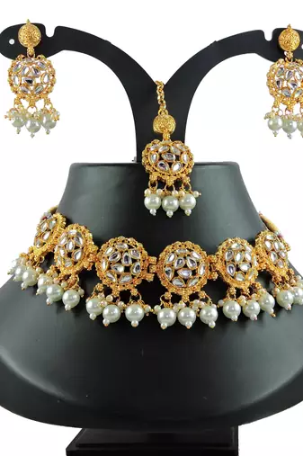 Multicolor designer function wear ad necklace set
