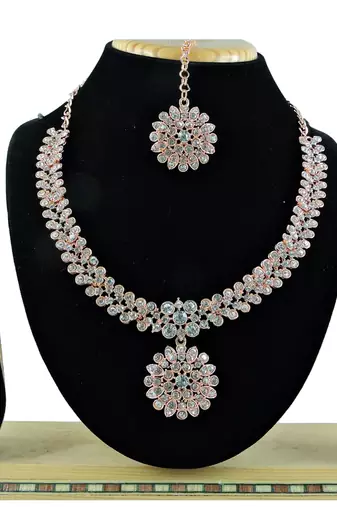 Multicolor designer function wear ad necklace set