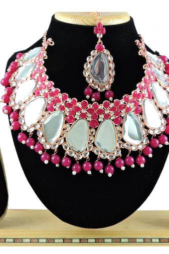 Red designer function wear ad necklace set