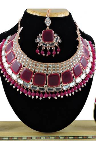 Red designer function wear ad necklace set