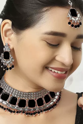 Black designer function wear ad necklace set