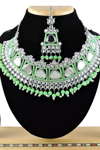 Multicolor designer function wear ad necklace set