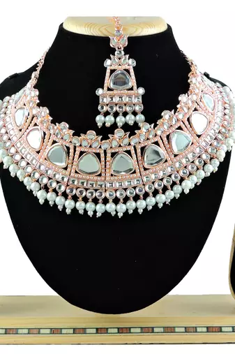 Multicolor designer function wear ad necklace set