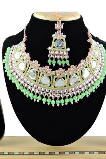 Multicolor designer function wear ad necklace set