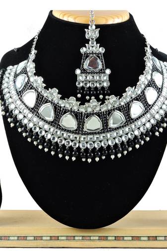 Black designer function wear ad necklace set