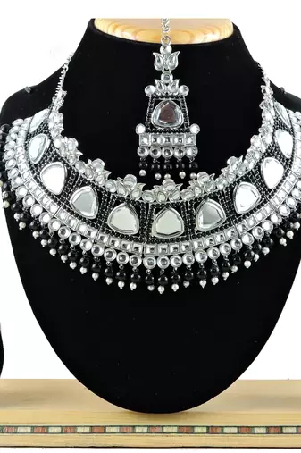 Black designer function wear ad necklace set