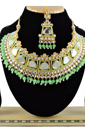 Multicolor designer function wear ad necklace set